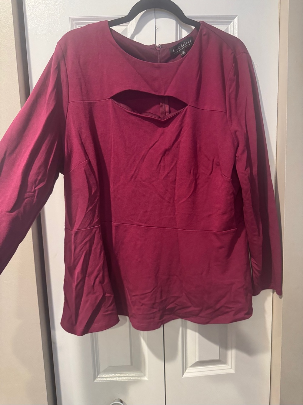 ELOQUII Women's Long-Sleeve Cutout Top in Berry